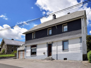 Отель Spacious house with garden in beautiful location between Ardennes Eifel and High Fens  Бютгенбах